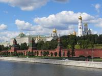 Moskauer Kreml von einer Moskwabrücke