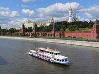 Moskauer Kreml von einer Moskwabrücke