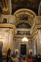 Im Inneren der größten Kirche St. Petersburgs