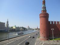 Kremlmauer und Moskwa