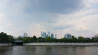 Moskau, Ausflugsschiff vorbei an Moscow City