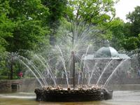 Peterhof - Sonnen Fontäne