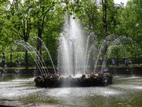 Peterhof, Sonnen - Fontäne