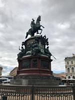 St. Petersburg: Das Denkmal für den Zaren Nikolaj I. vor der Isaac-Kathedrale