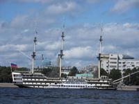 eines der Restaurant-Boote