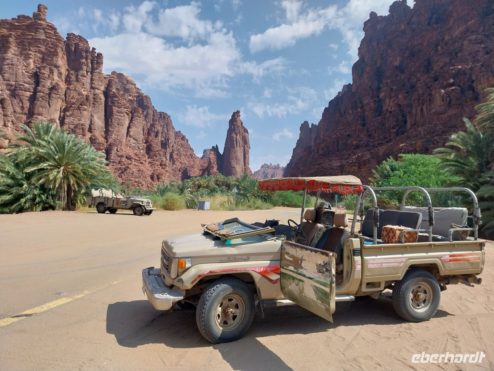 Fahrt mit Geländewagen im Wadi Dissah 