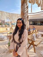 Al Ula Besucherzentrum Hegra (Foto mit Einverständnis der Dame)