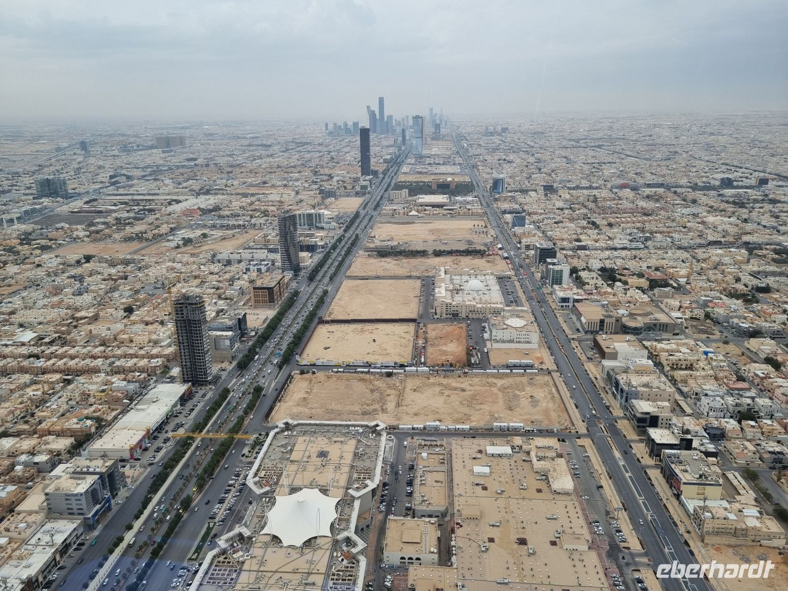 Riad - Kingdom Centre (Ausblick von der Skybridge in Richtung Norden)
