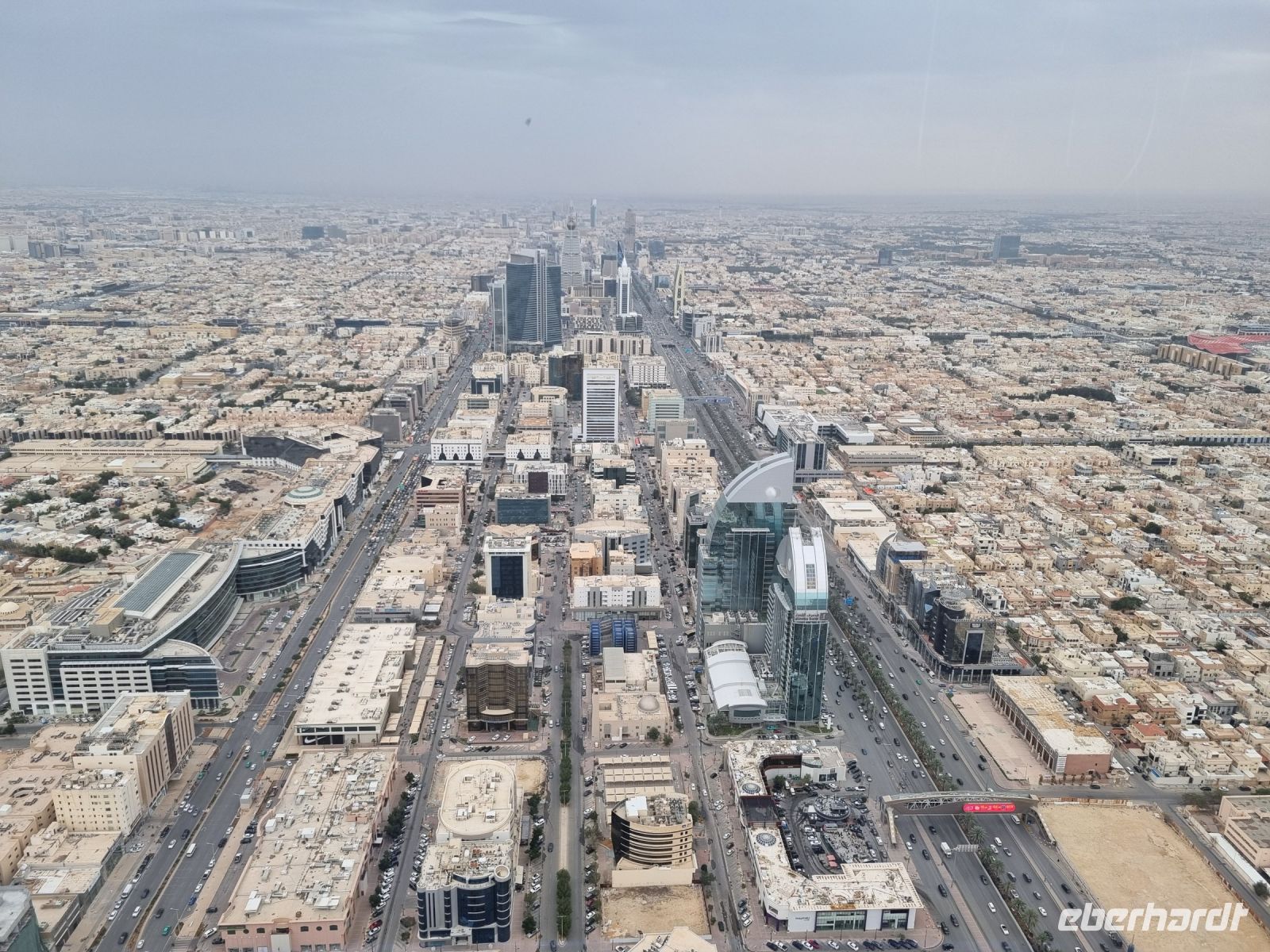 Riad - Kingdom Centre (Ausblick von der Skybridge in Richtung Süden)