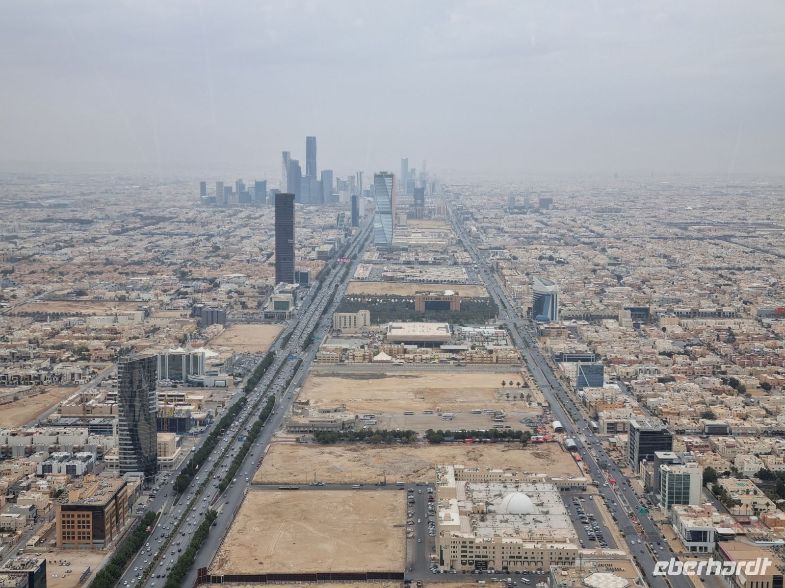 Riad - Kingdom Centre (Ausblick von der Skybridge in Richtung Norden)