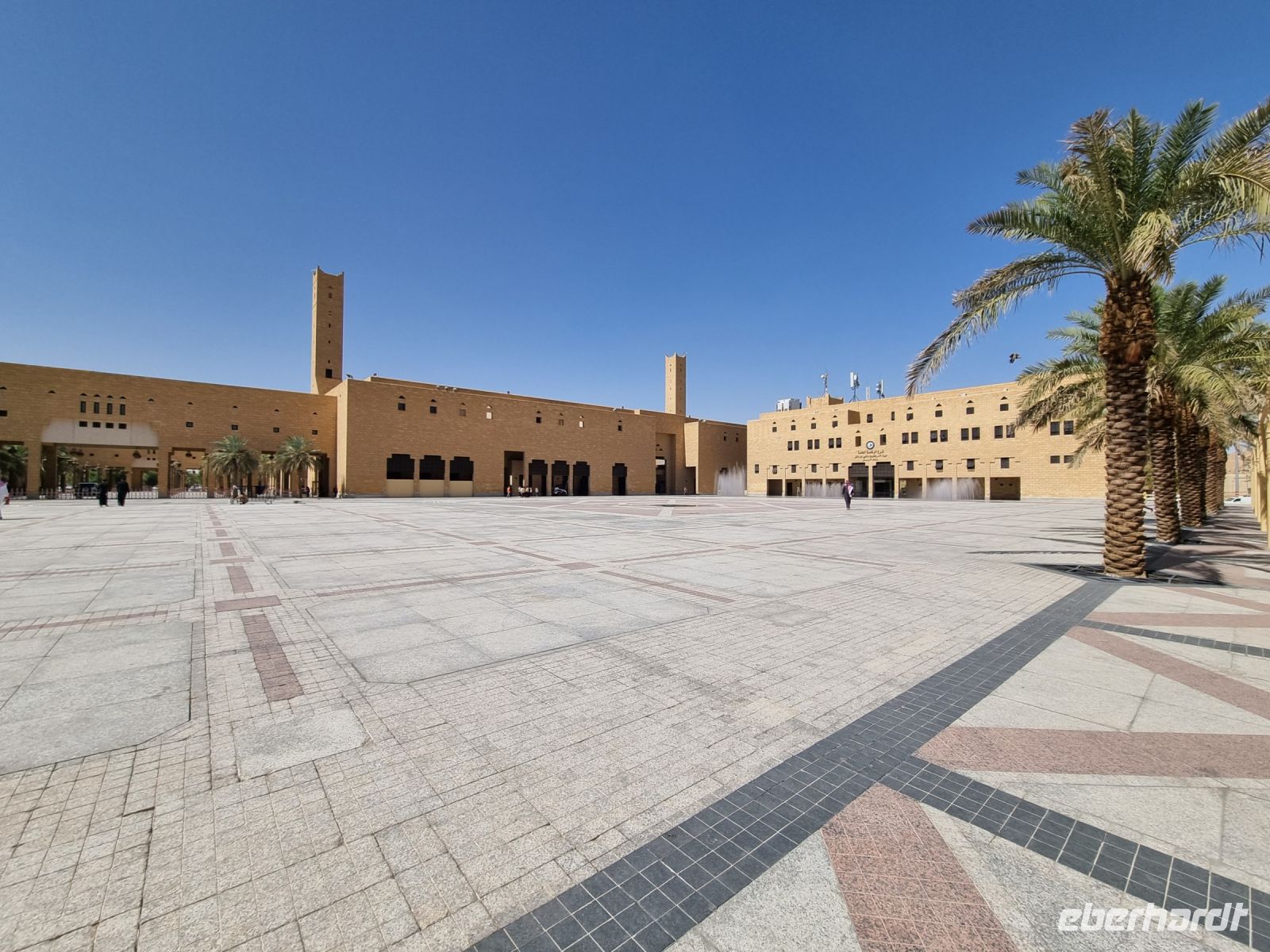 Riad - Islamische Religionspolizei mit dem ehemaligen Hinrichtungsplatz (Al-Safah-Platz)