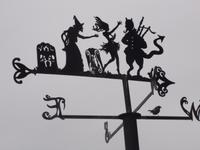 Darstellung der Tam O'Shanter Cheschichte am Poetenweg in Alloway