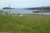 friedliche Buchten mit vorgelagerten Klippen