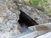 Mundloch des Wasserfalls von Smoo Cave