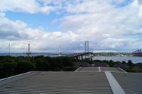 Alte und neue (im Bau befindliche) Firth of Forth Road Bridges