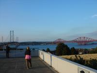 Die Brücken über den Ausfluss des River Forth bei Edinburgh