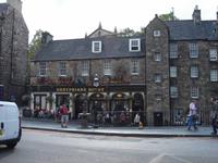 Hundedenkmal und Hundepub für den treuen Bobby in Edinburgh