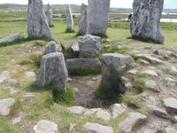 Großsteingrab inmitten der Standing Stones of Callanish