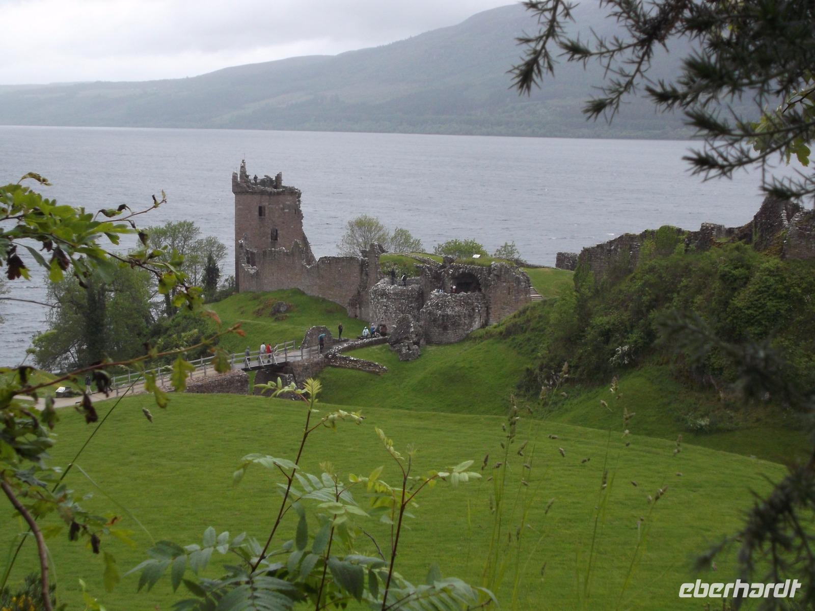 Loch Ness mit Urqhardt Castle