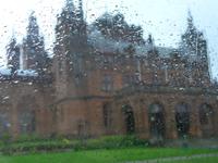 Kelvingrove Art Gallery u. Museum - leider durch Scheibe u. starken Regen