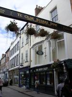 Tag 2 - 4 - Straßenzüge in York (1) - ältestes Pub der Stadt