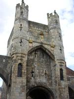 Tag 2 - 4 - Straßenzüge in York (5) - Stadttor