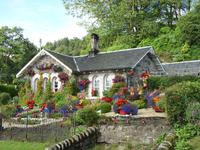 Tag 3 - 1 - Steinhäuser in Luss am Loch Lomond (2)