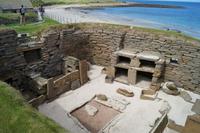 Bettstelle, Feuerstelle, Steinzeitschrank