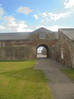 Fort George, Durchgang