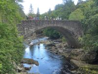 Staßenbrücke bei Old Bridge