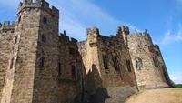 Starke Mauern in Alnwick Castle