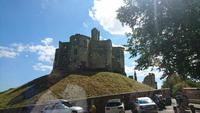 Überall gibt es Burgen am Wege nach Newcastle