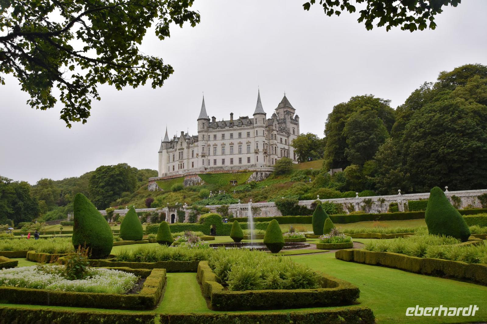 360 Dunrobin Castle & Gardens