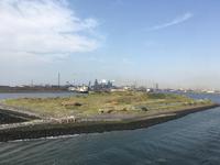 Ausfahrtder Fähre -Festung vor dem Hafen von Ijmuiden