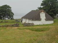 typisches Hebriden-Cottage auf der Insel Skye