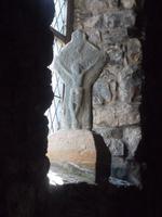 selten: Fensterfigur des Gekreuzigten als Bannbild