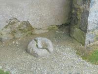 Kirche von Balnakeil, Opferstein