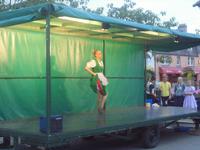 sonnabendlicher Aufmarsch der Dudelsackkapelle in Beauly