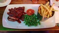 Abendessen im Pub in Edinburgh