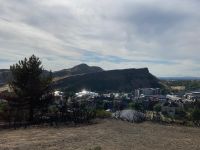 10. Tag – Stadtrundfahrt durch Edinburgh – Blick vom Calton Hill auf den Arthur’s Seat