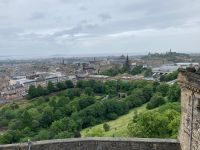 10. Reisetag – Besichtigung des Edinburgh Castle – Blick vom Castle auf die Neustadt und den Calton Hill