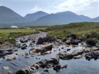 Von den Sligachan Falls zu den Red Cuillins