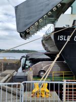 Das Schiff scheint Zähne zu haben