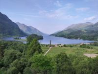 Für mich einer der schönsten Orte Schottlands: Das Glenfinnan Monument am Loch Shiel