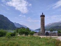Glenfinnan Monument vor Loch Shiel