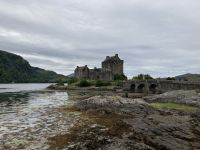 4. Reisetag – Rundfahrt durch die Highlands mit Zug, Fähre und Bus – Besuch des Eilean Donan Castle