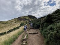 10. Reisetag – Edinburgh mit Stadtrundfahrt, Castle und Tattoo – Aufstieg auf den Arthur’s Seat
