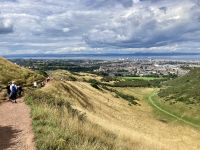 10. Reisetag – Edinburgh mit Stadtrundfahrt, Castle und Tattoo – Aufstieg auf den Arthur’s Seat