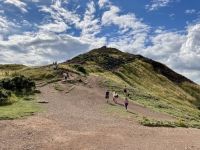 10. Reisetag – Edinburgh mit Stadtrundfahrt, Castle und Tattoo – Aufstieg auf den Arthur’s Seat