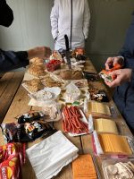 Lecker Picknick am Aline Community Woodland